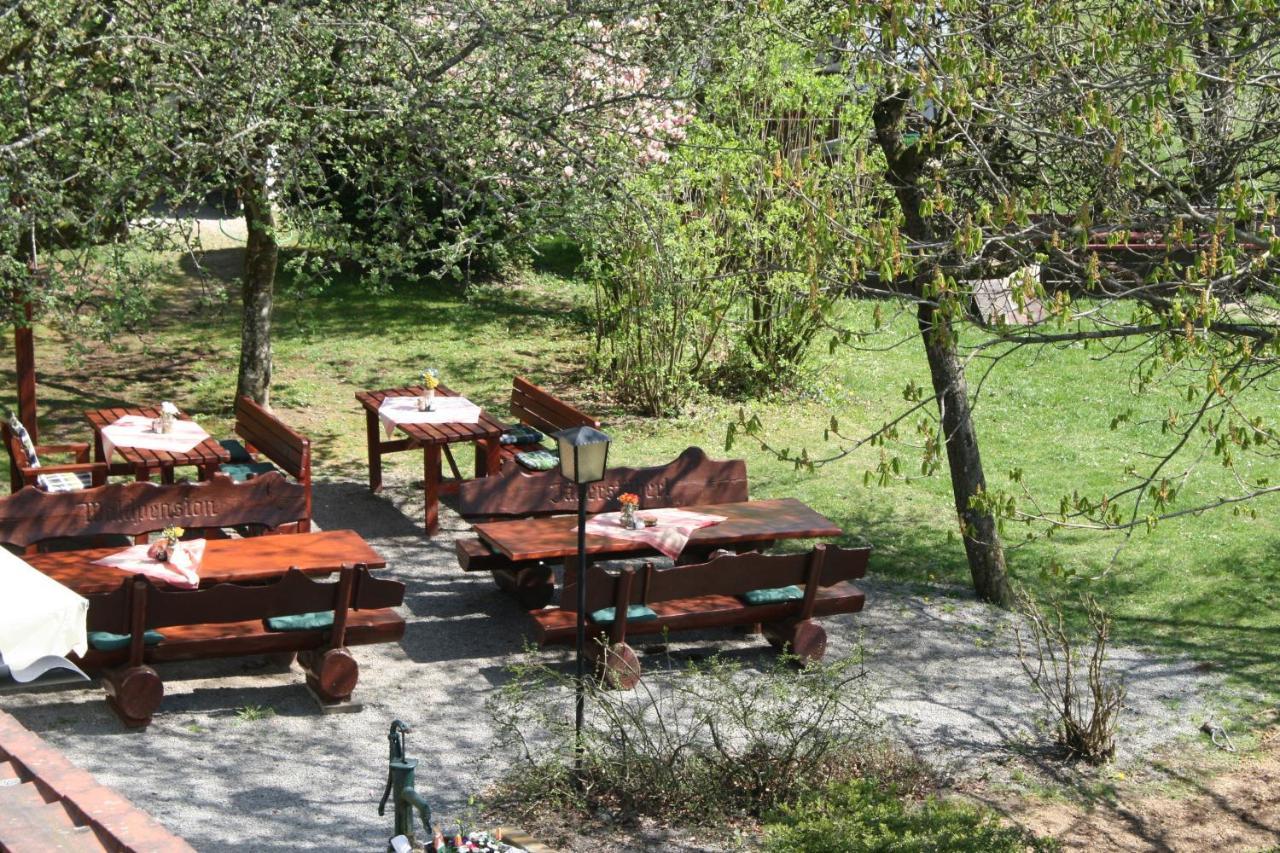 Waldpension Jaegerstueberl Бад-Грисбах Экстерьер фото